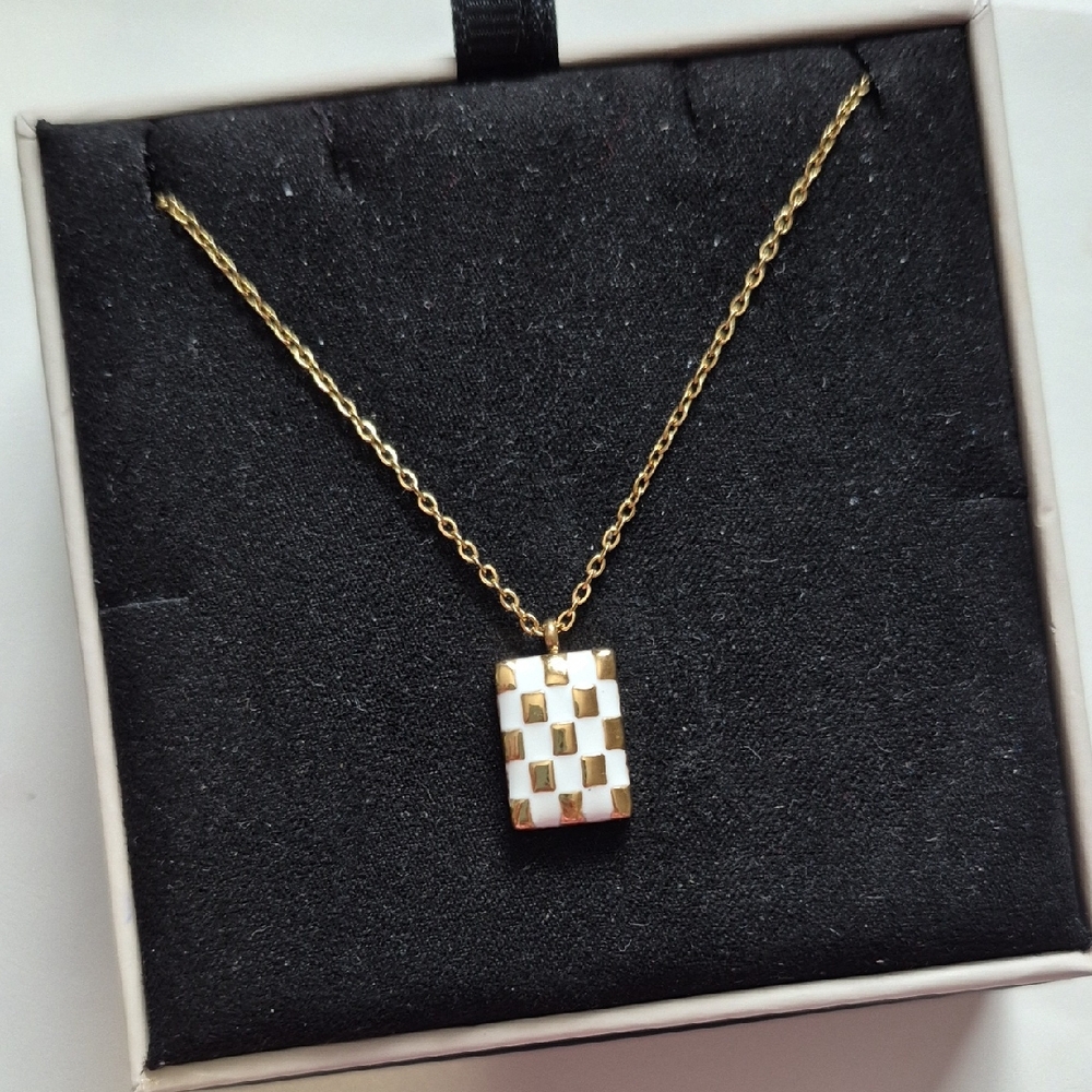 ⚡️Sale Elegant Gold and White Checkered Pendant Necklace